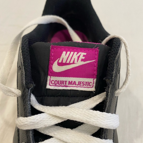 Nike Women's Black and White Sneakers with Pink Accents - Picture 5 of 7